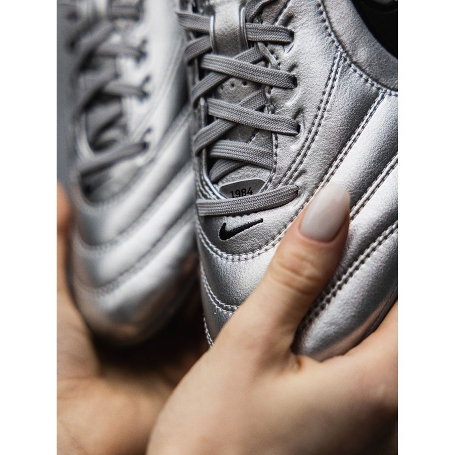 Nike Tiempo Ligera Profesional FG - Plata metalizada/Negro (EDICIÓN LIMITADA)